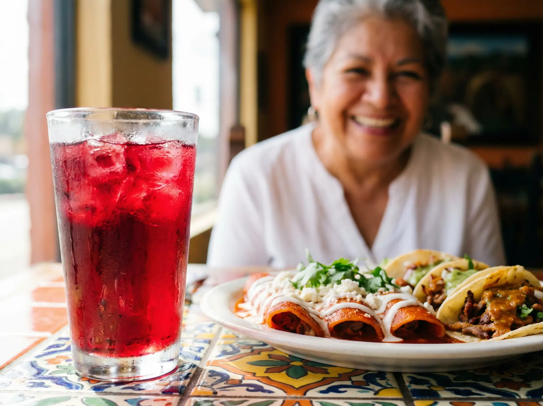 Comiendo enchiladas con un poderoso vaso de agua de JK JAMAIK